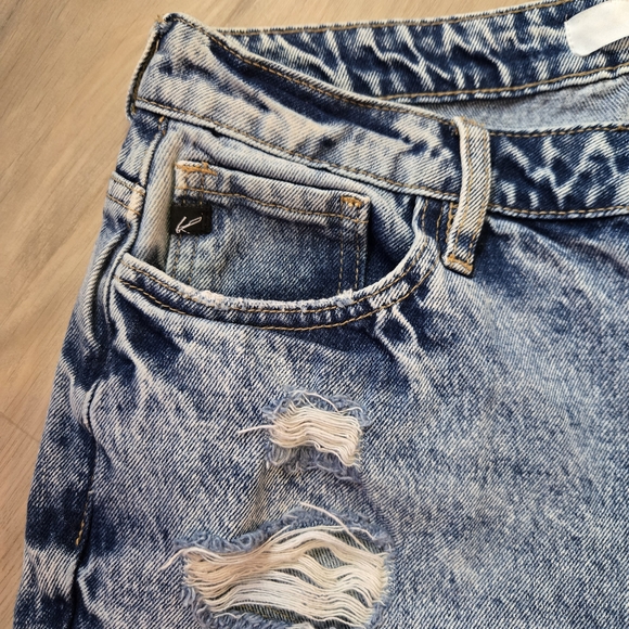 Chic Light Blue Denim Jeans - Picture 3 of 6